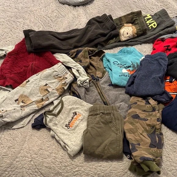 Carter's Bundle Colorful Baby Clothing Set-winter 12 months, 31 piece - Picture 3 of 3